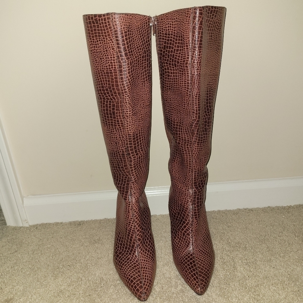 Crocodile Leather Brownish Red Pointy Toe heeled boots Newport News Size 8.5